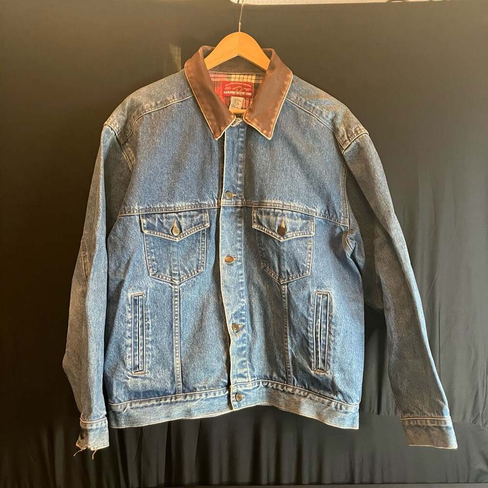 Vintage Marlboro Country Store Denim Trucker Jacket with Leather Collar size L